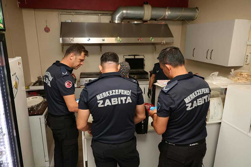 Merkezefendi Belediyesi Okul Kantinleri Ve Cevresini Denetliyor