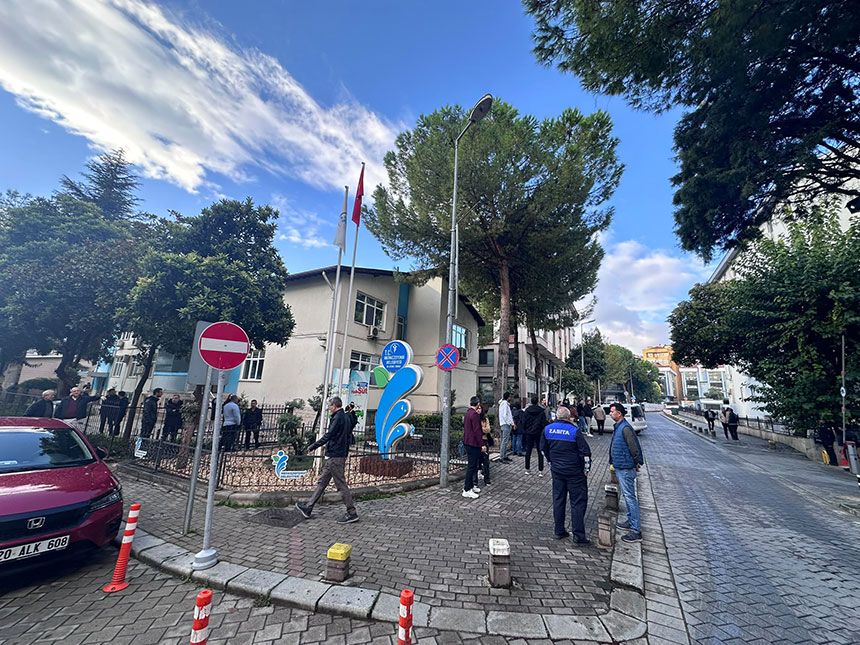 Merkezefendi Belediyesinde Polis Operasyonu Belediye Binasinda Aramalar Devam Ediyor 2