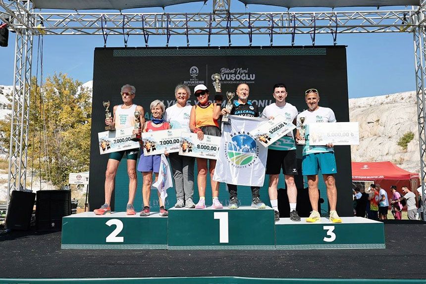 Pamukkalede Tarihi Rekor 2 Lykos Yari Maratonunda 20 Bin Kisi Kostu 15 Milyon Tl Odul Dagit 8