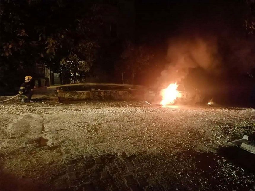 Pinarkentte Park Halindeki Otomobil Alev Alev Yandi1